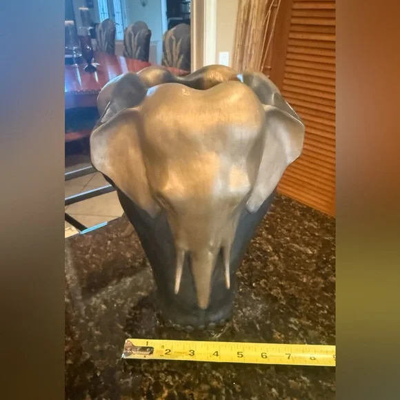 Vintage Design Toscano Artistic Elephant Motif Vase in Black & Gold